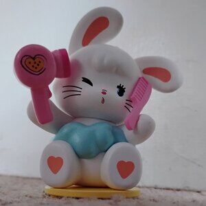 Mikko illustrations Stay home Makeup Cammy figurine